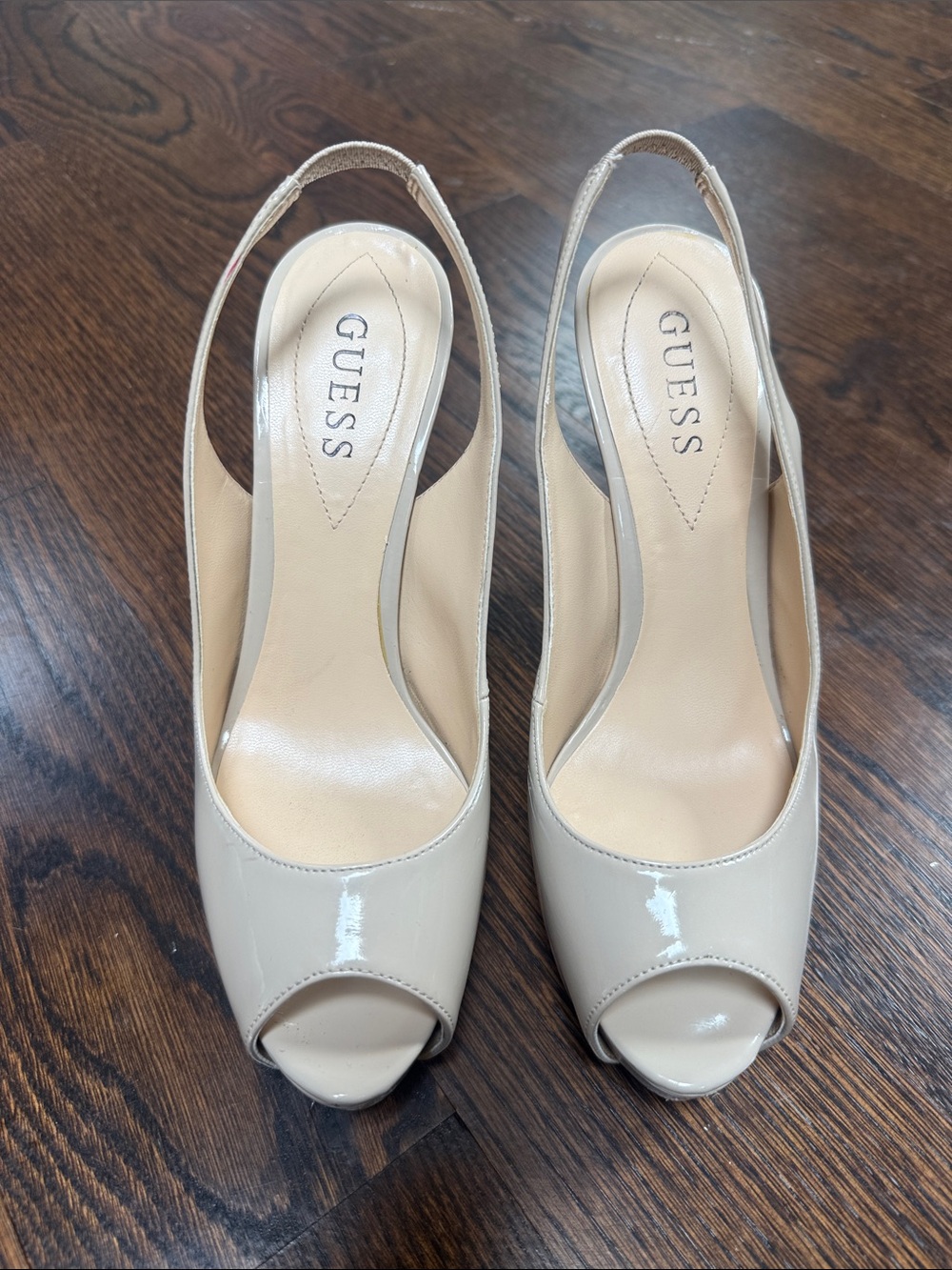 Guess Women's Nude Peep Toe Faux Patent Leather Stiletto Heels Pumps Size 7.5 - Picture 2 of 6